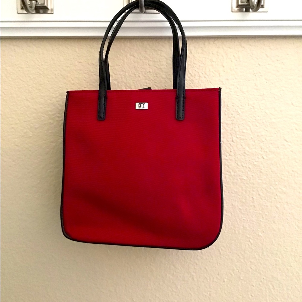 💥 MOVING SALE💥 DKNY Mini City Purse